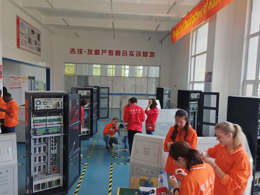 国际代表队进行比赛