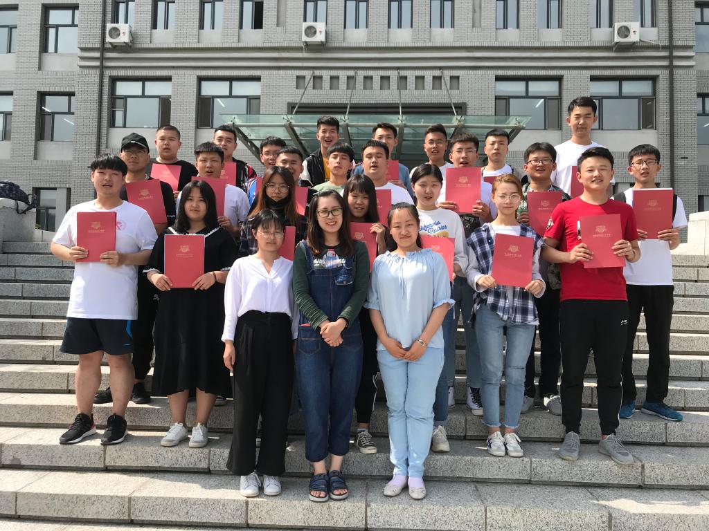 韩语书法比赛获奖者