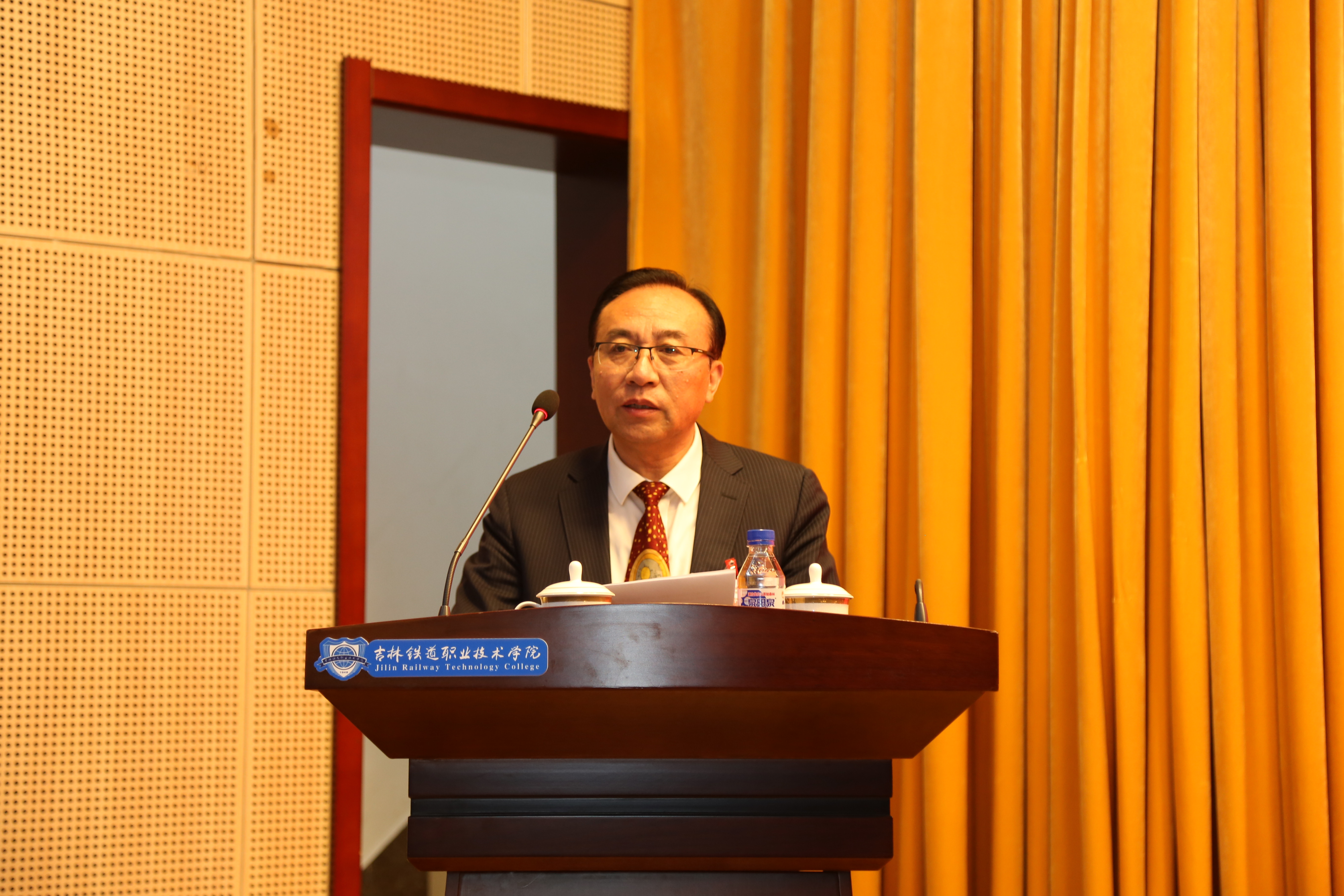 党委书记宋春辉讲话