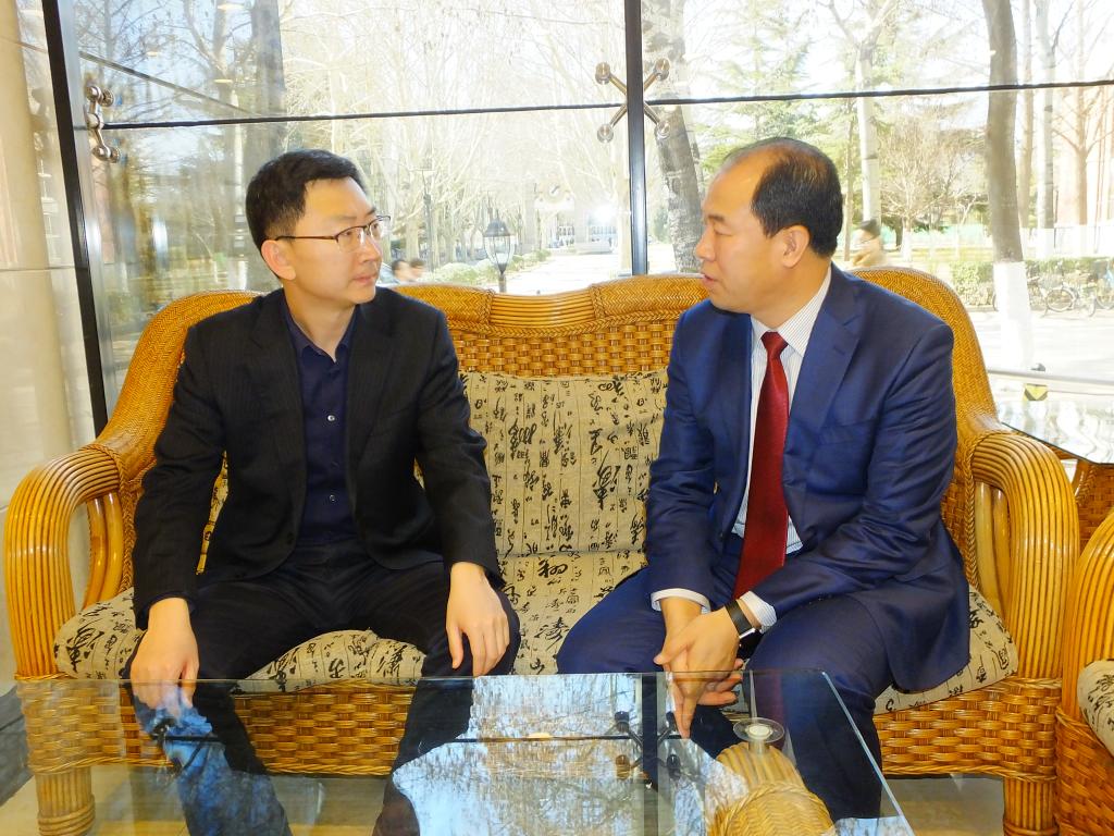 院长曹炳志与北京交通大学培训中心主任张辉宇进行深入交流