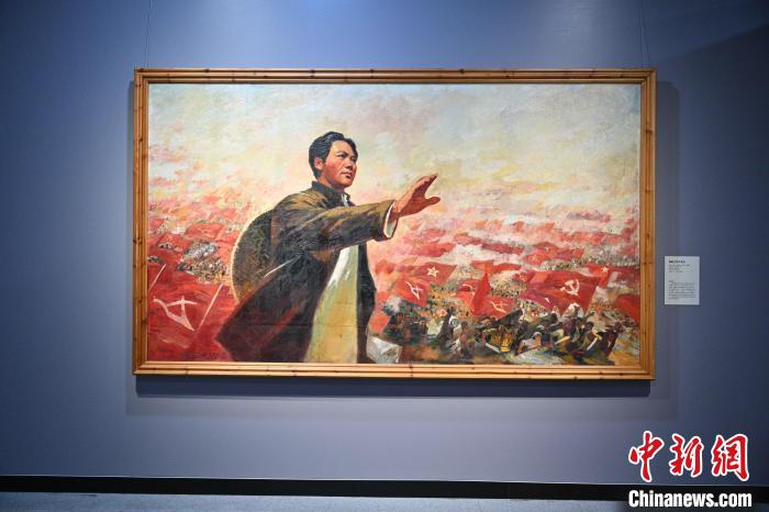 油画《唤起工农千百万》。广州市文化广电旅游局 供图 广州市文化广电旅游局 供图