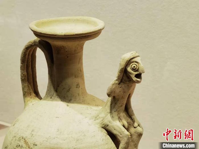 “从地中海到中国：平山郁夫丝绸之路美术馆藏文物展”展品。　胡健 摄