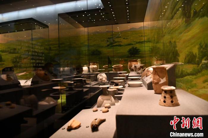 展出的器物。　张浪 摄