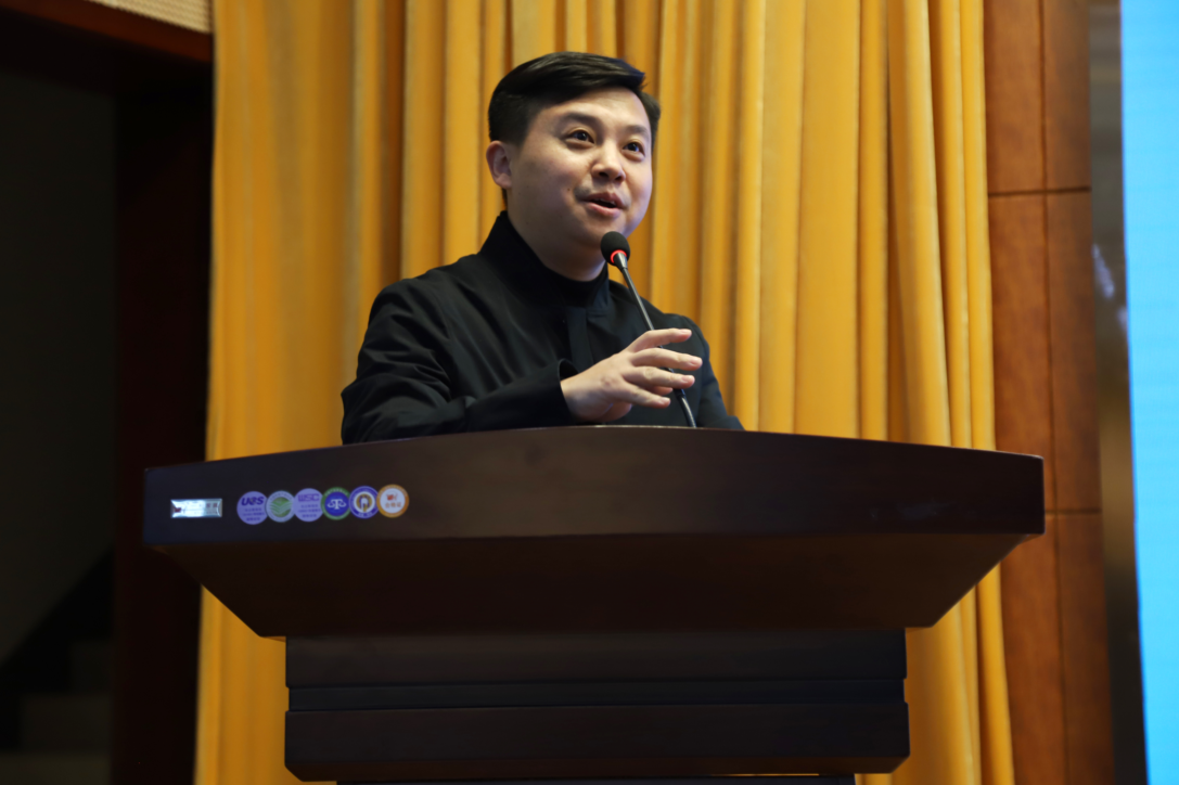 张杨做个人先进事迹报告