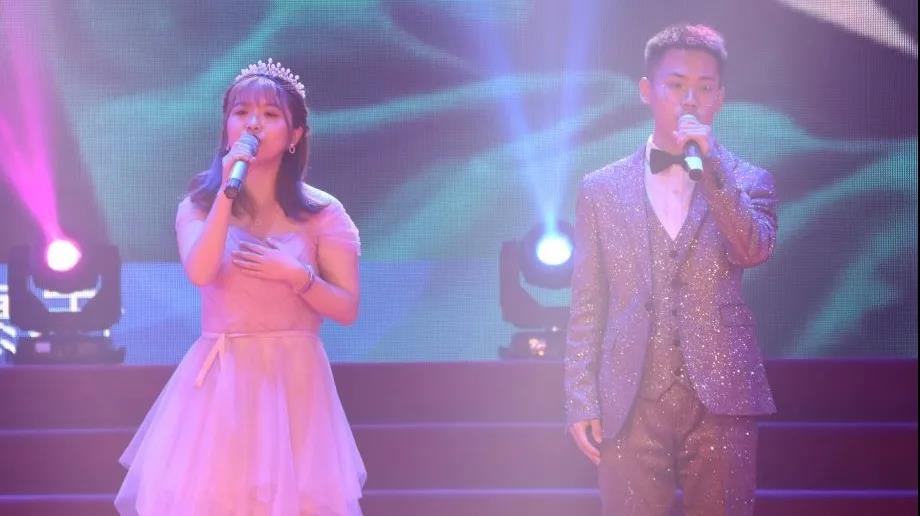 歌曲《为爱加油》