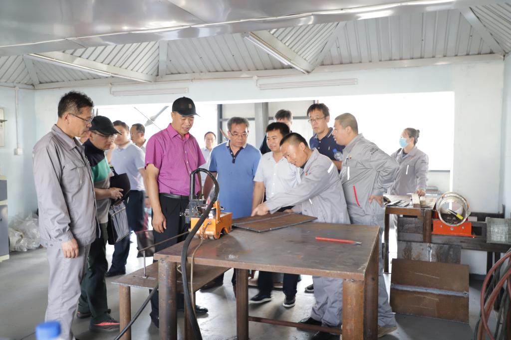 参观职工培训基地