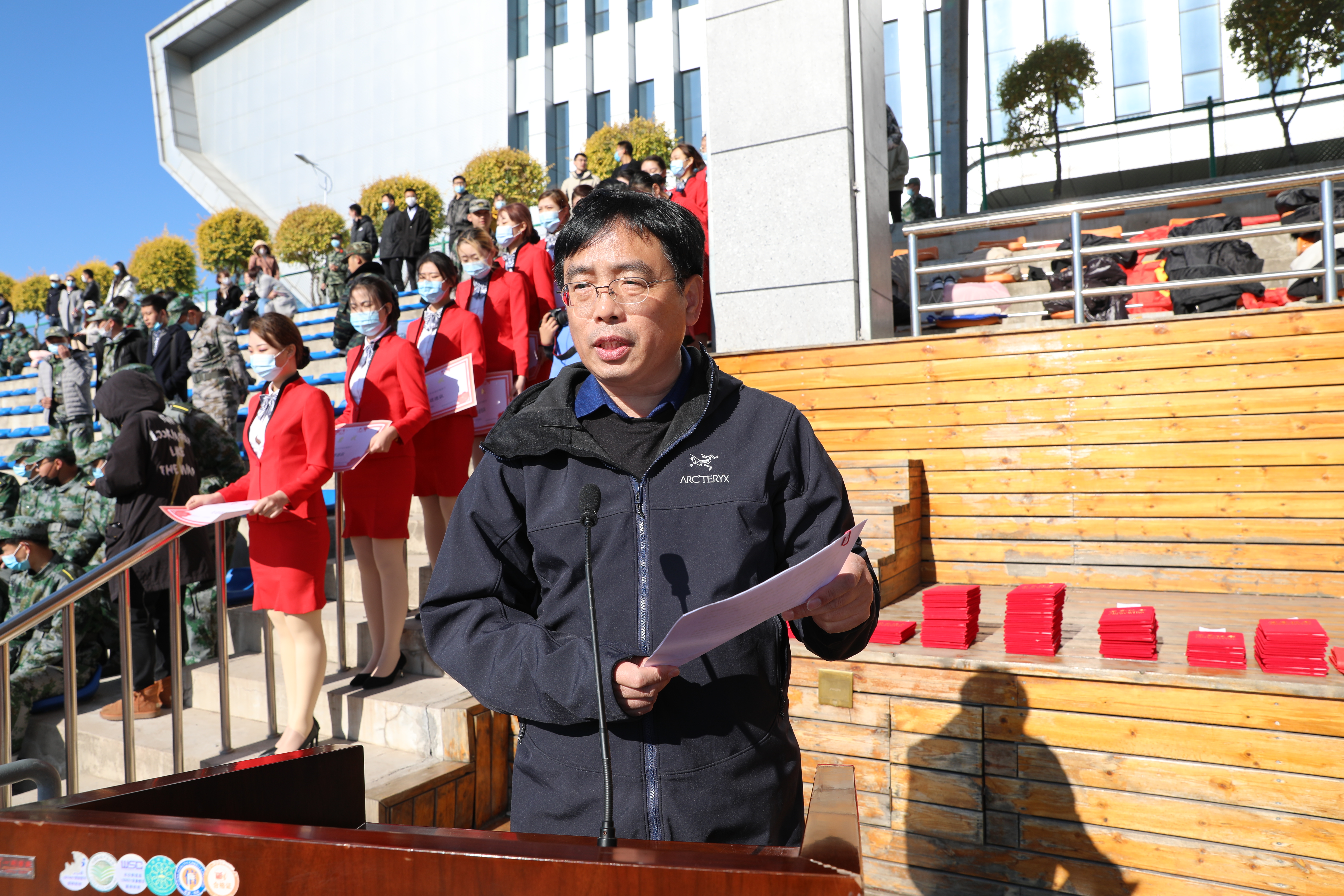 副校长田雷宣读军训表彰决定