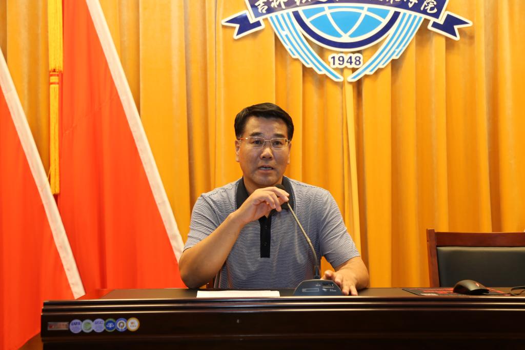 党委书记胡越平同志在交流汇报会上作总结发言